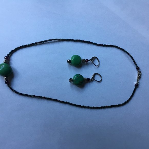 Green Turquoise and Bead Necklace and Earring Set - Never Worn - Picture 7 of 8